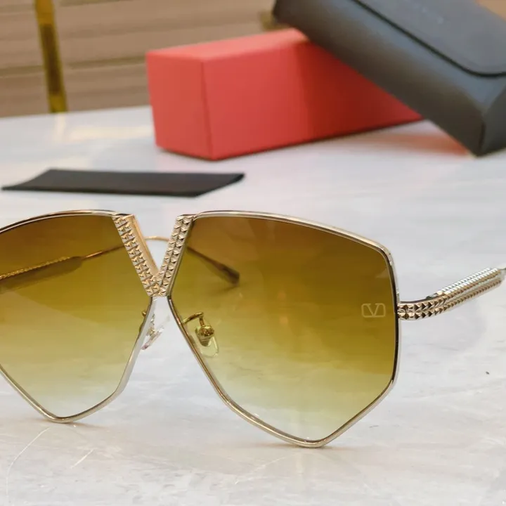 スーパーコピー ヴァレンティノ サングラス