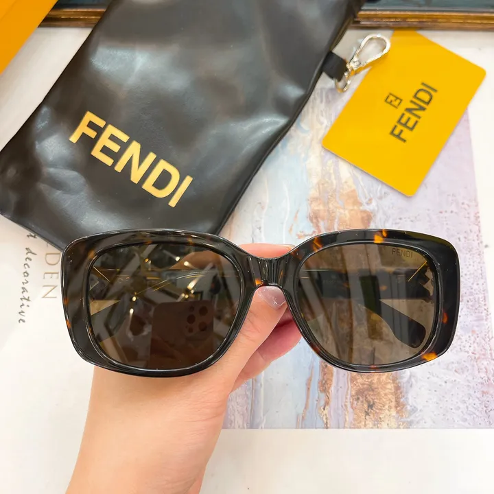 スーパーコピー フェンディ サングラス