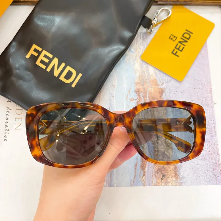 スーパーコピー フェンディ サングラス