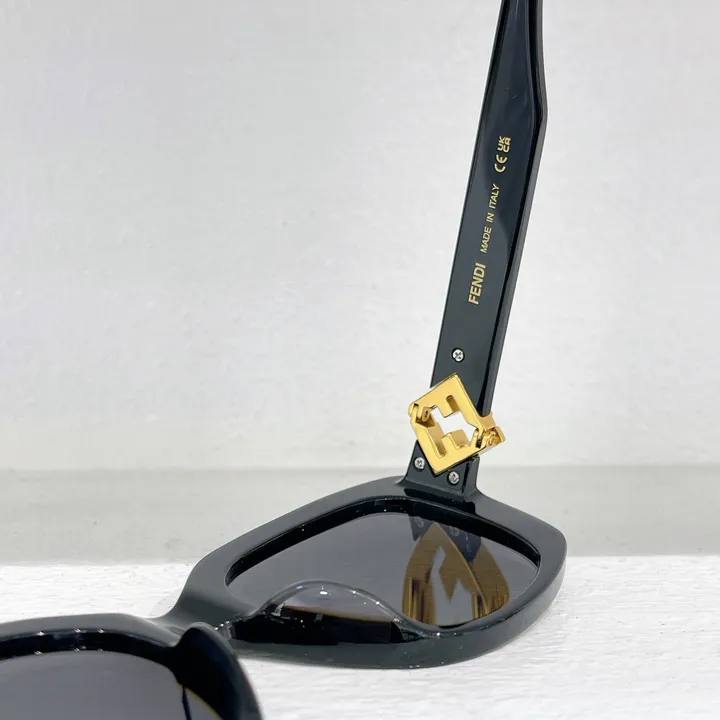 スーパーコピー フェンディ サングラス