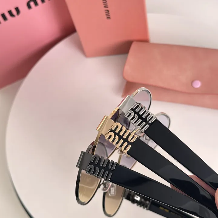 スーパーコピー ミュウミュウ サングラス