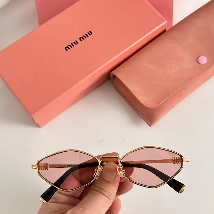 スーパーコピー ミュウミュウ サングラス
