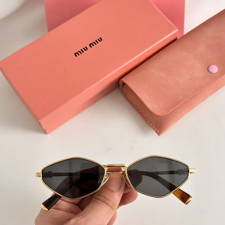 スーパーコピー ミュウミュウ サングラス