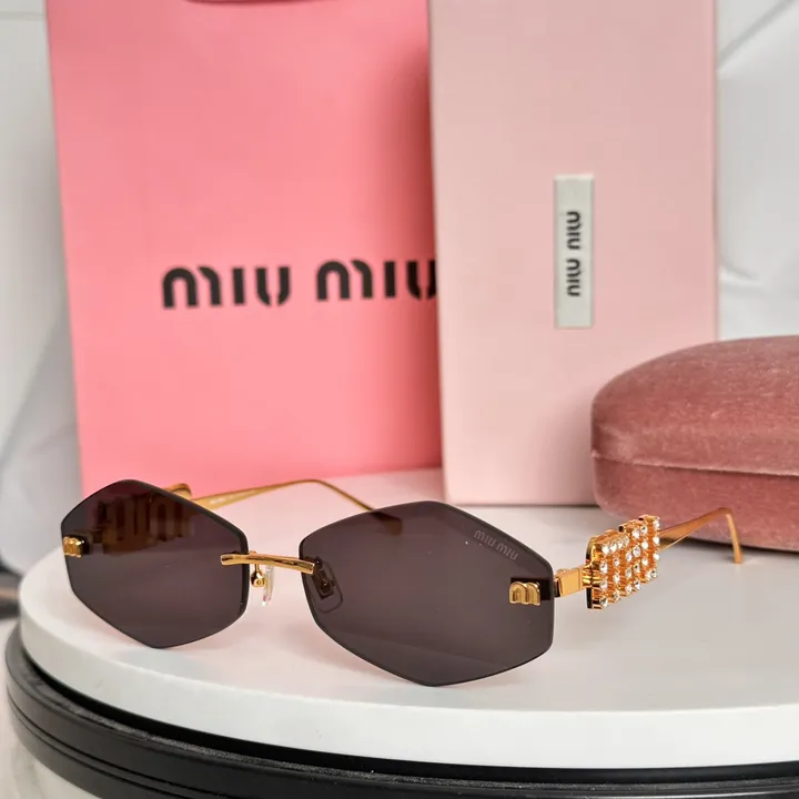 スーパーコピー ミュウミュウ サングラス