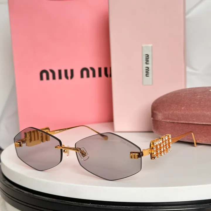 スーパーコピー ミュウミュウ サングラス