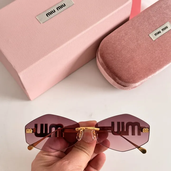 スーパーコピー ミュウミュウ サングラス