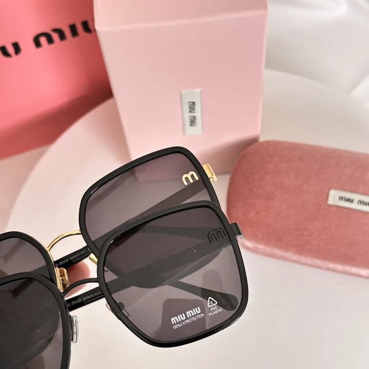 スーパーコピー ミュウミュウ サングラス