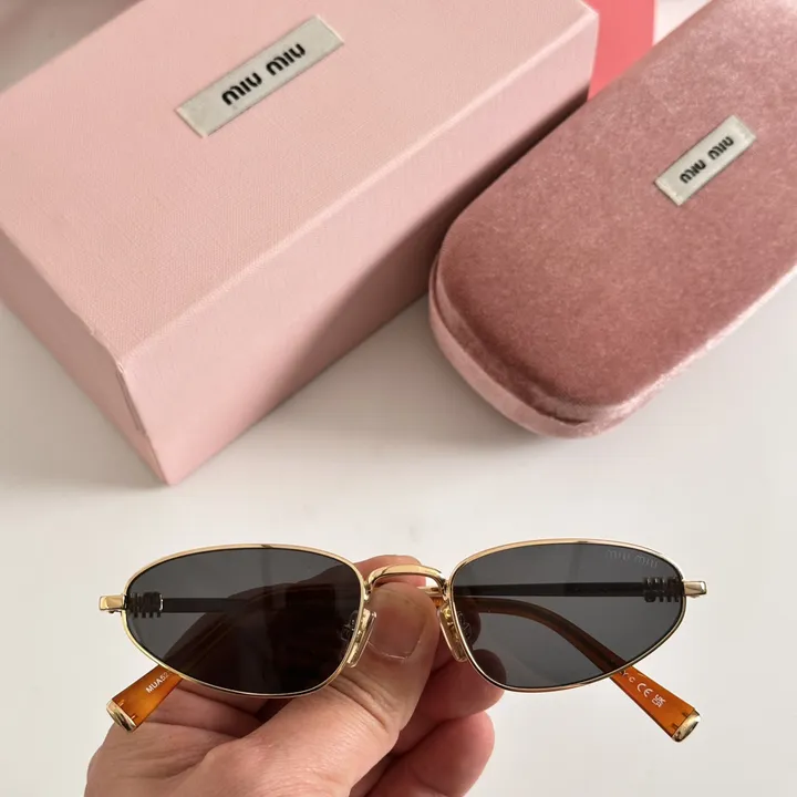 スーパーコピー ミュウミュウ サングラス