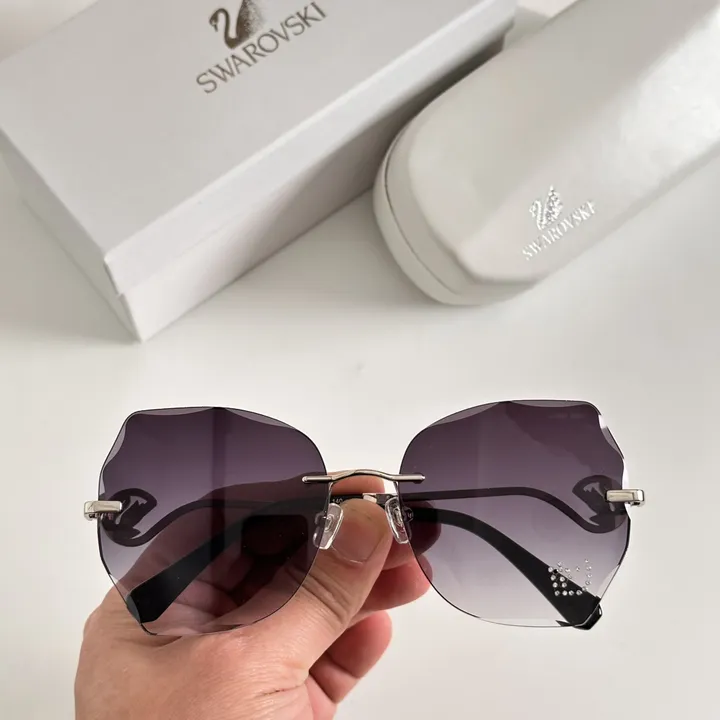 スーパーコピー スワロフスキー サングラス