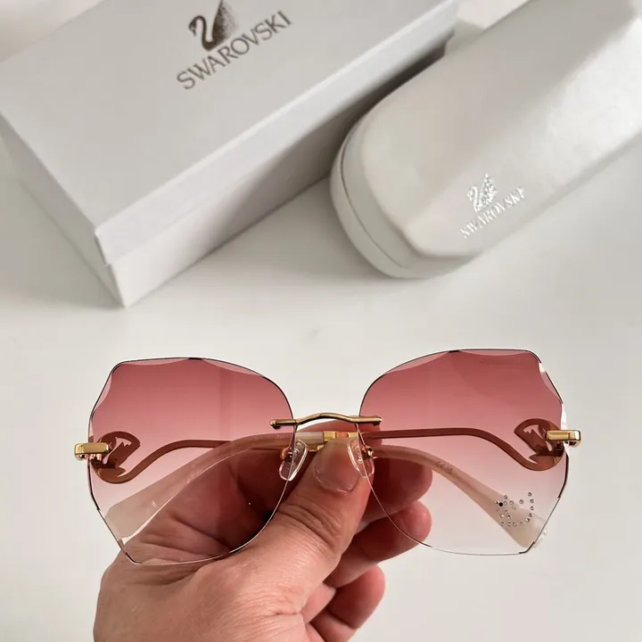 スーパーコピー スワロフスキー サングラス