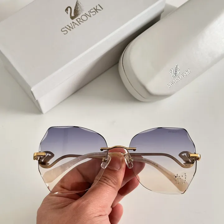 スーパーコピー スワロフスキー サングラス