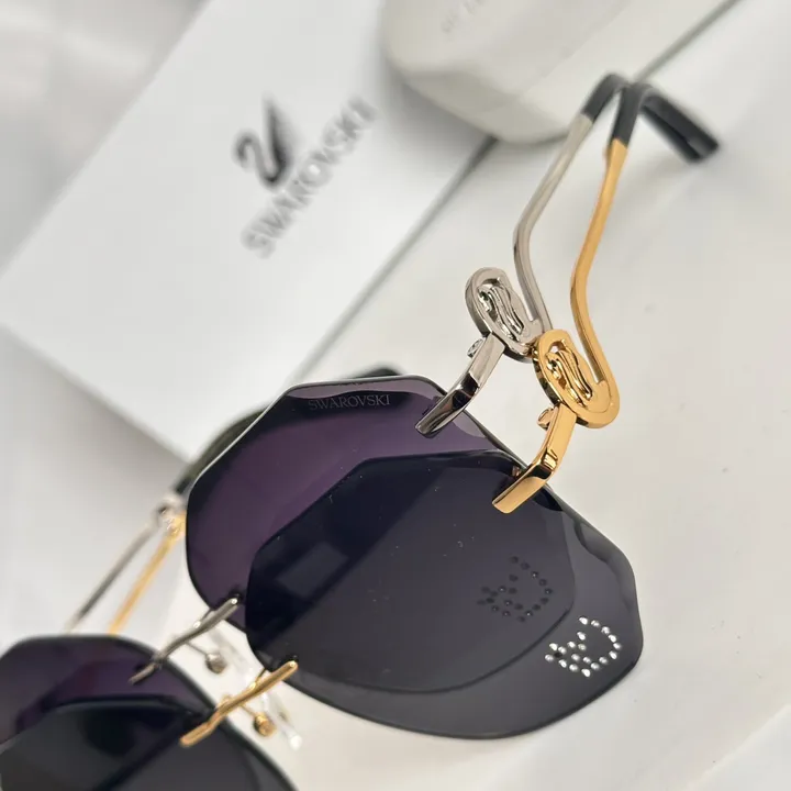 スーパーコピー スワロフスキー サングラス