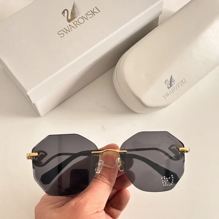スーパーコピー スワロフスキー サングラス