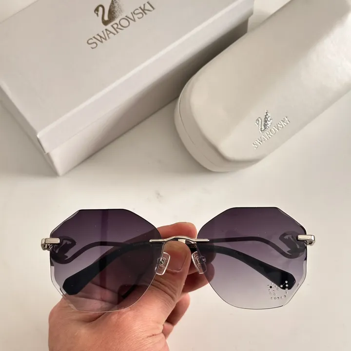 スーパーコピー スワロフスキー サングラス