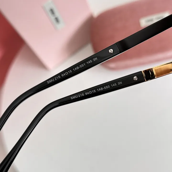 スーパーコピー ミュウミュウ サングラス