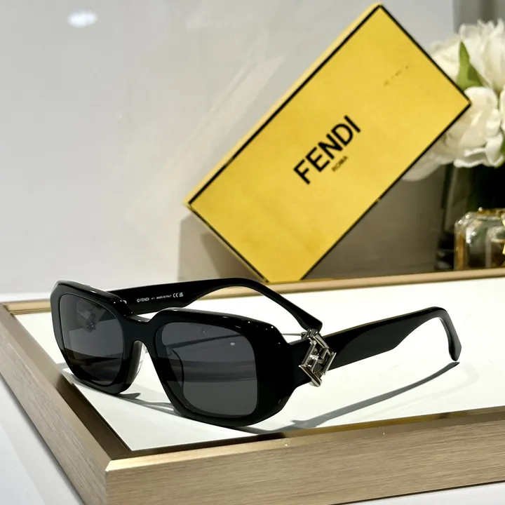スーパーコピー フェンディ サングラス
