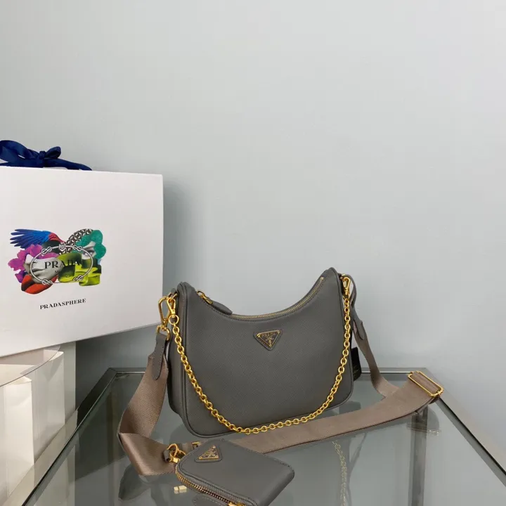 スーパーコピー バレンシアガ キーホルダー