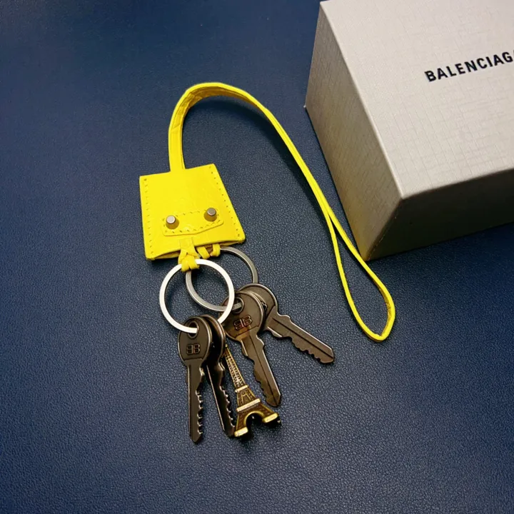 スーパーコピー バレンシアガ キーホルダー