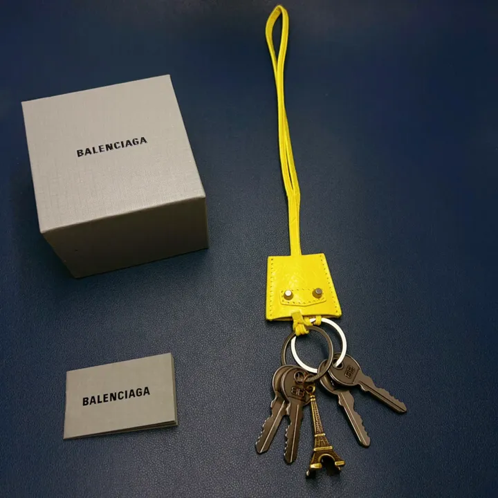 スーパーコピー バレンシアガ キーホルダー