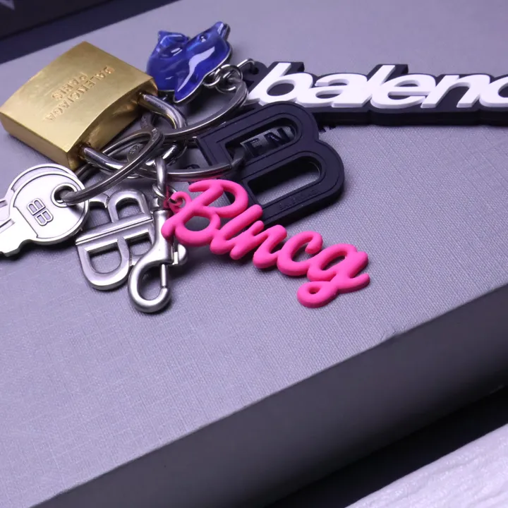 スーパーコピー バレンシアガ キーホルダー