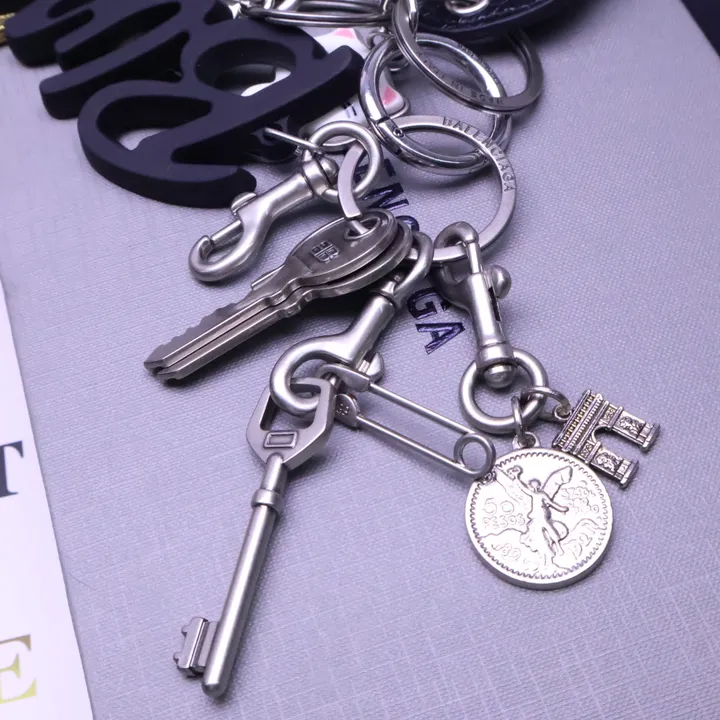 スーパーコピー バレンシアガ キーホルダー