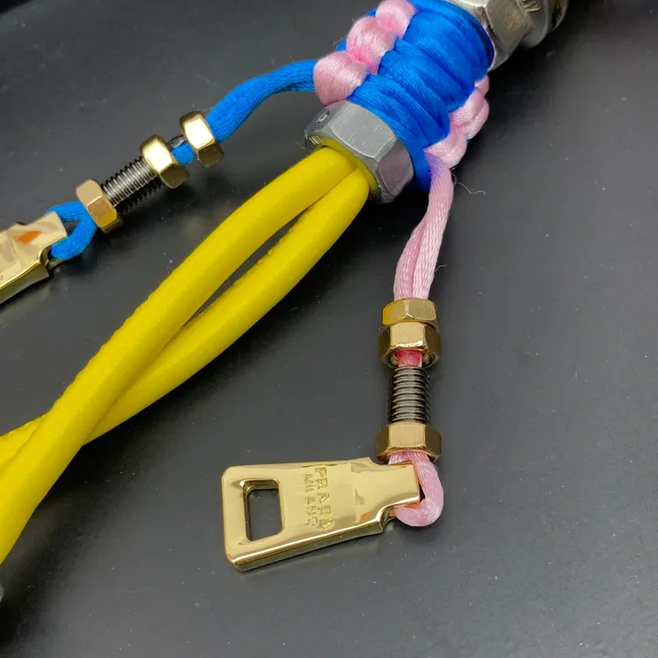 スーパーコピー プラダ キーホルダー