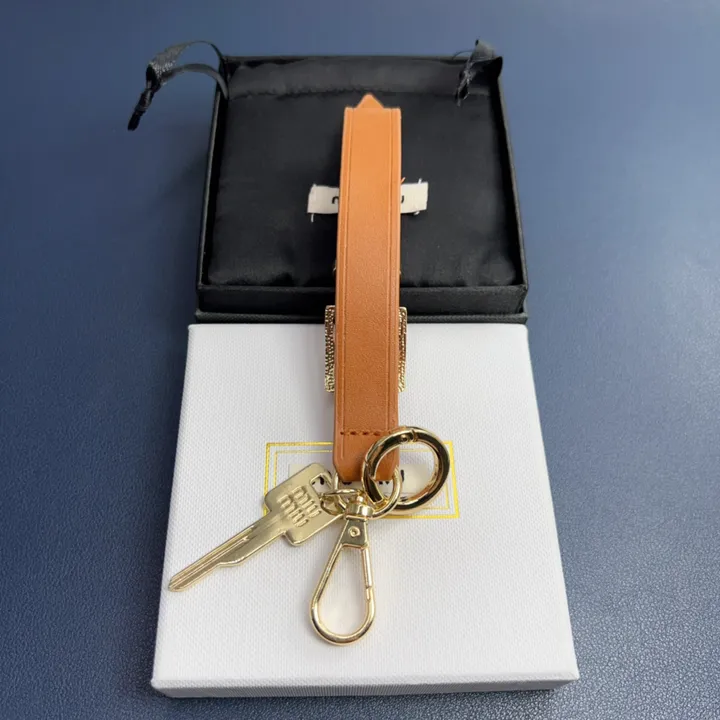 スーパーコピー ミュウミュウ キーホルダー