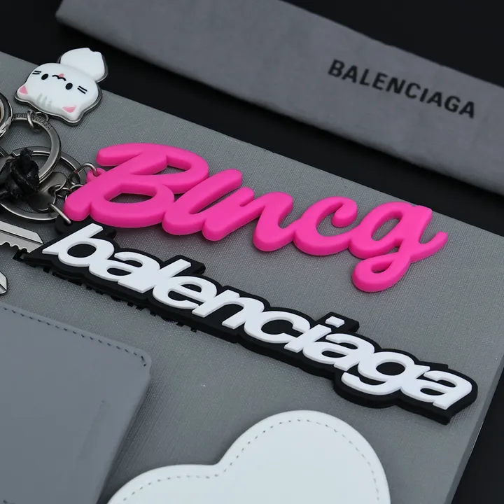 スーパーコピー バレンシアガ キーホルダー