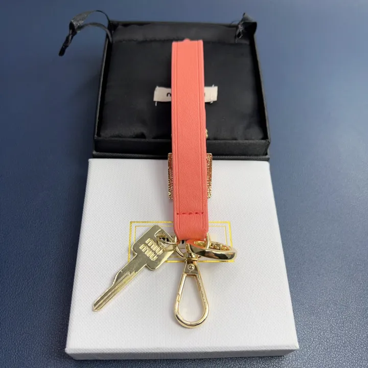 スーパーコピー ミュウミュウ キーホルダー