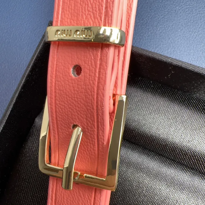 スーパーコピー ミュウミュウ キーホルダー