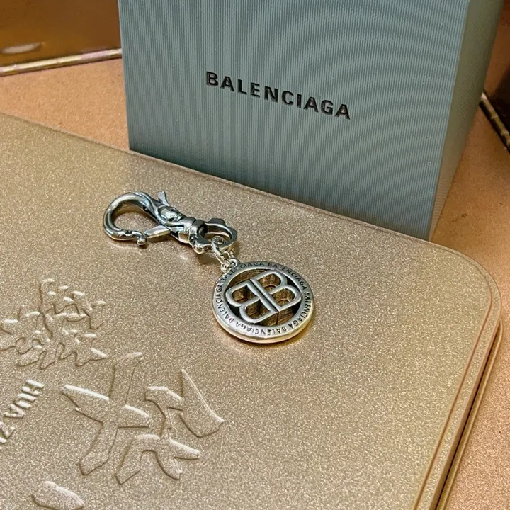 スーパーコピー バレンシアガ キーホルダー