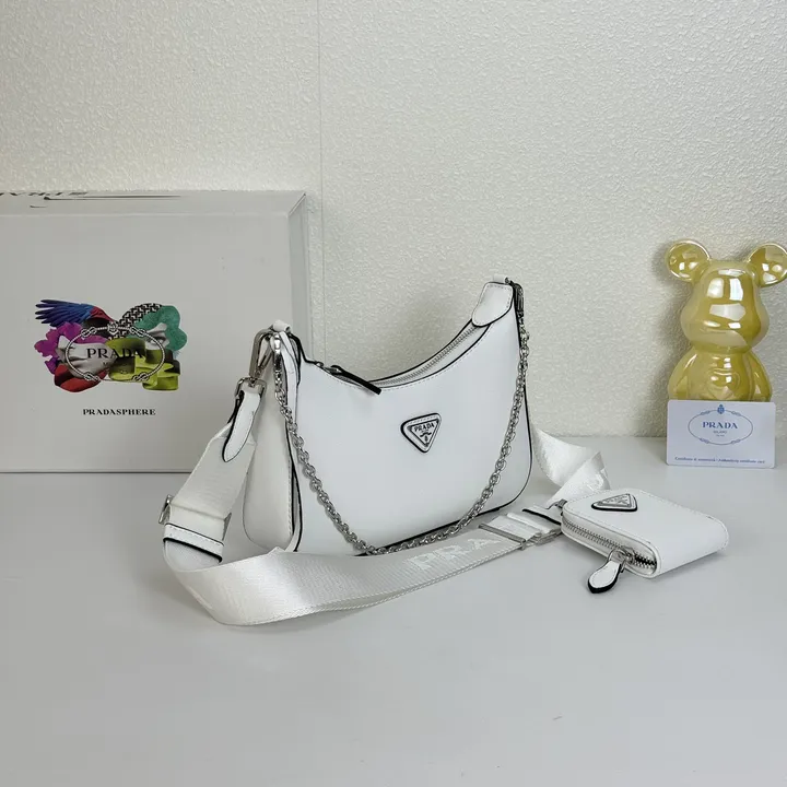 スーパーコピー バレンシアガ キーホルダー