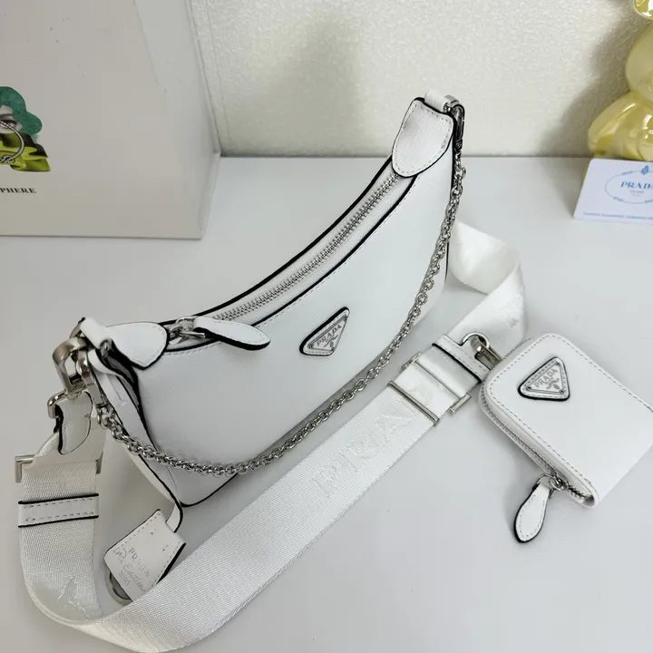 スーパーコピー バレンシアガ キーホルダー