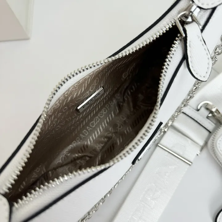 スーパーコピー バレンシアガ キーホルダー