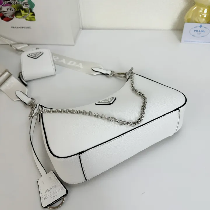 スーパーコピー バレンシアガ キーホルダー