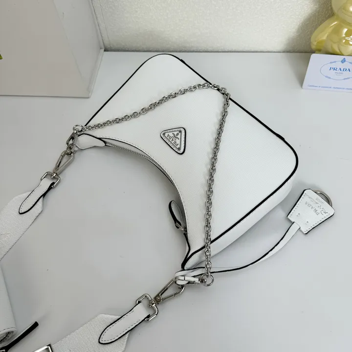 スーパーコピー バレンシアガ キーホルダー