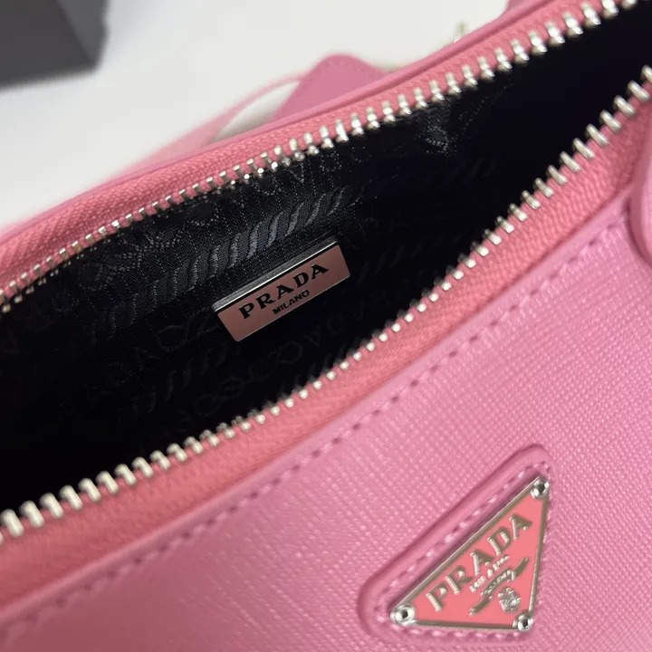 スーパーコピー バレンシアガ キーホルダー