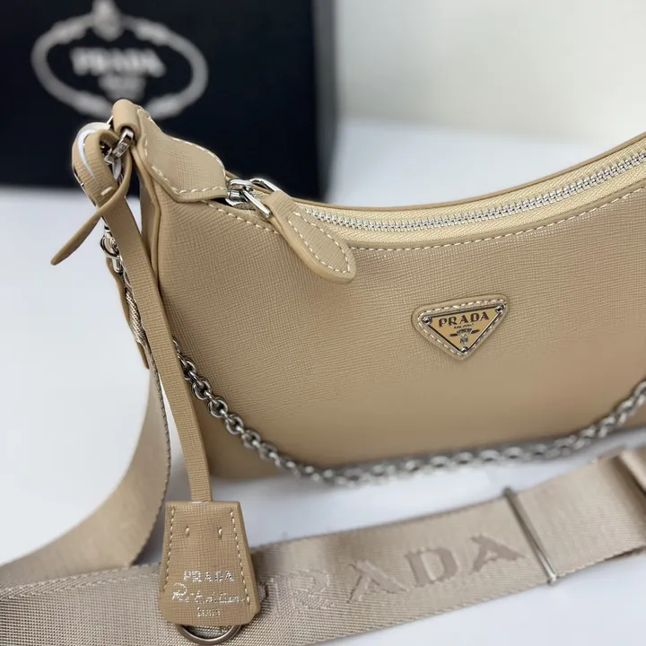 スーパーコピー バレンシアガ キーホルダー