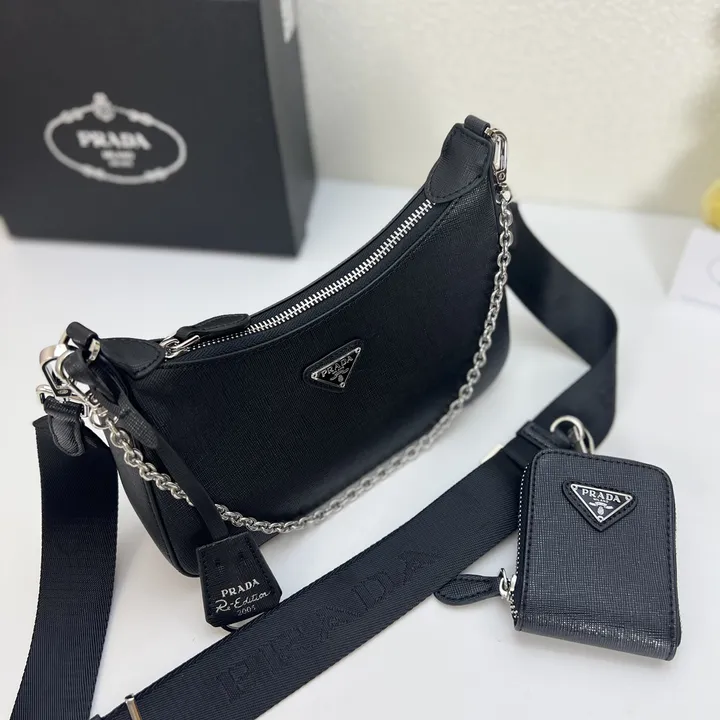 スーパーコピー バレンシアガ キーホルダー