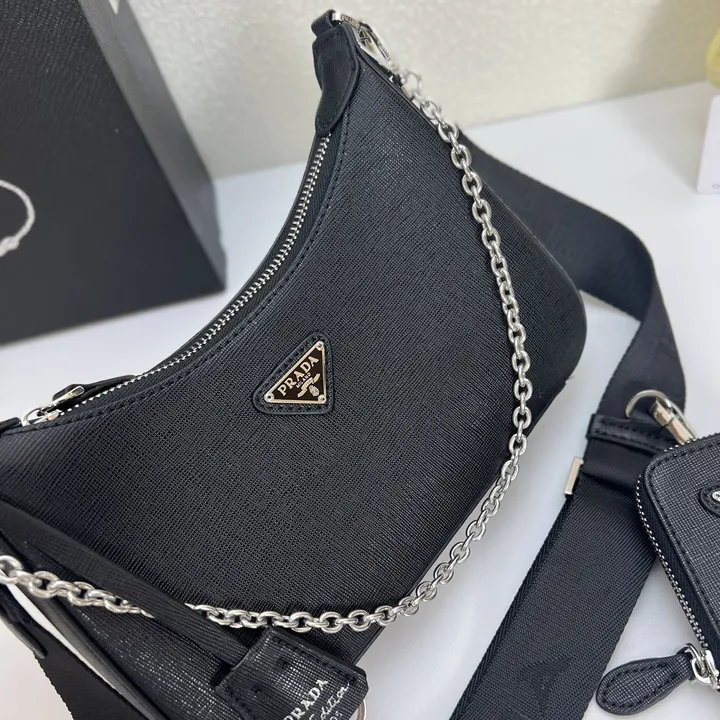 スーパーコピー バレンシアガ キーホルダー