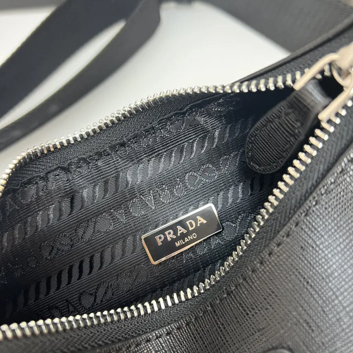 スーパーコピー バレンシアガ キーホルダー