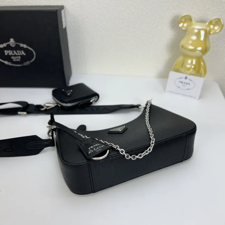 スーパーコピー バレンシアガ キーホルダー