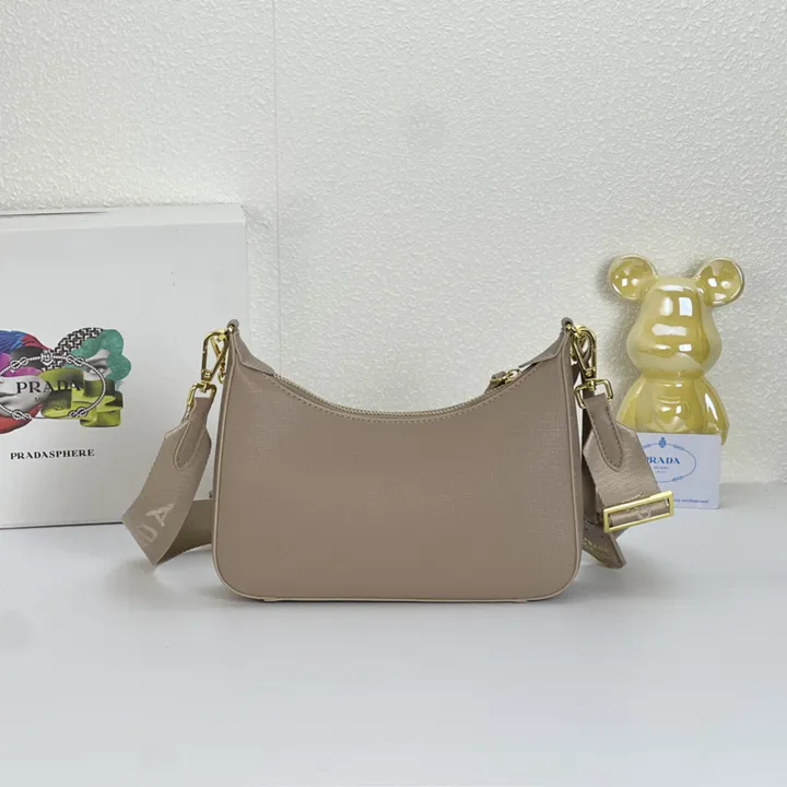 スーパーコピー プラダ キーホルダー