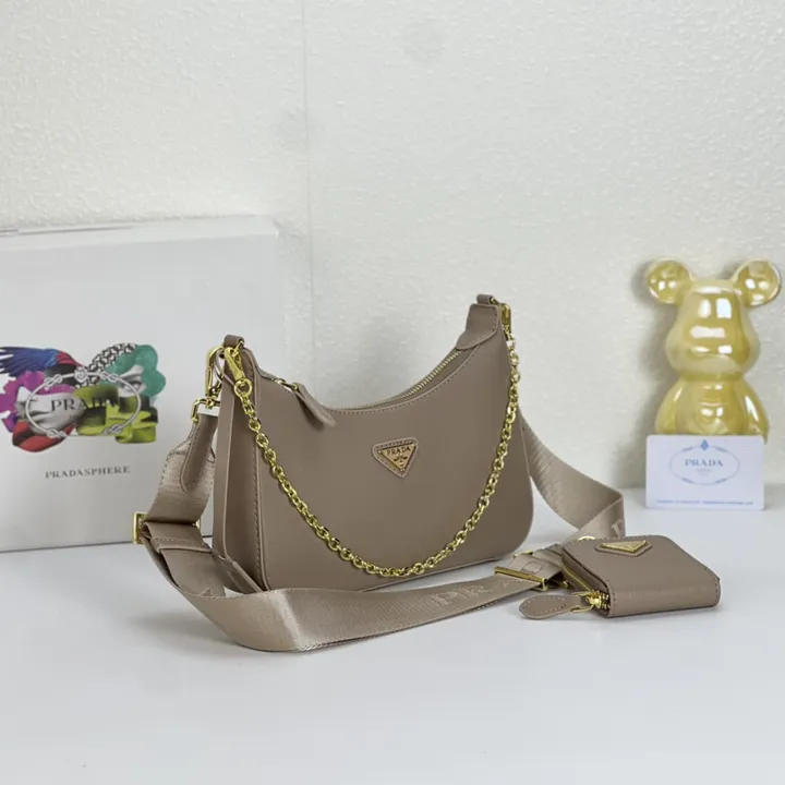 スーパーコピー プラダ キーホルダー