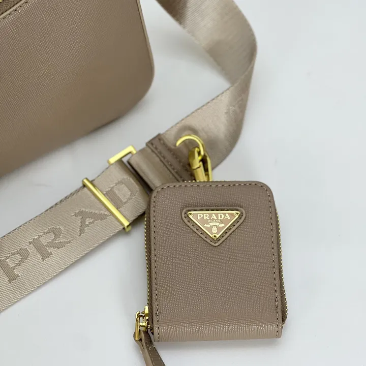 スーパーコピー プラダ キーホルダー