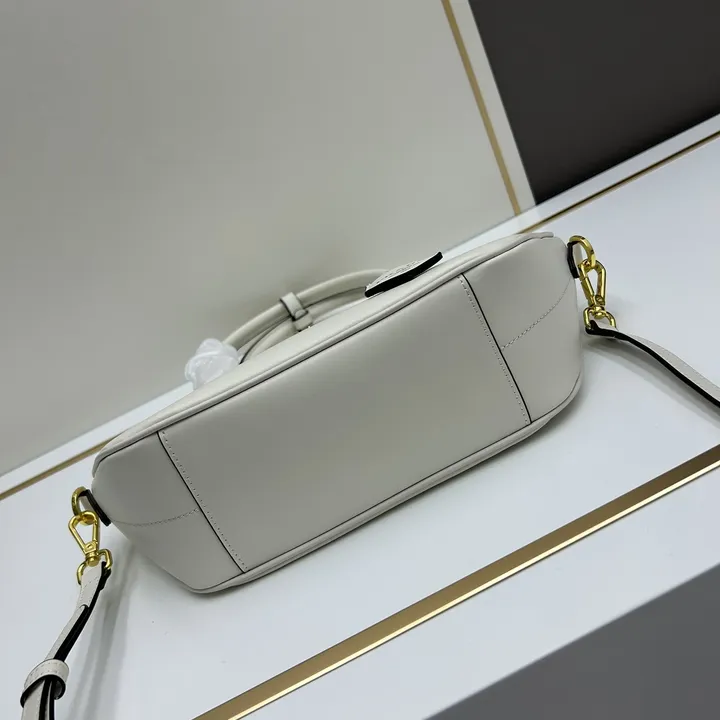 スーパーコピー プラダ キーホルダー