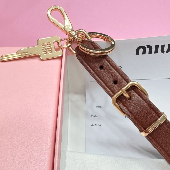 スーパーコピー ミュウミュウ キーホルダー