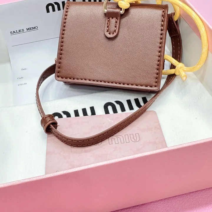 スーパーコピー ミュウミュウ キーホルダー