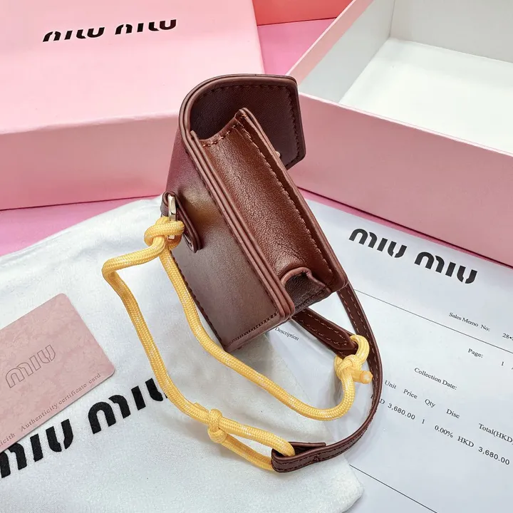 スーパーコピー ミュウミュウ キーホルダー