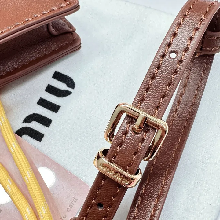 スーパーコピー ミュウミュウ キーホルダー